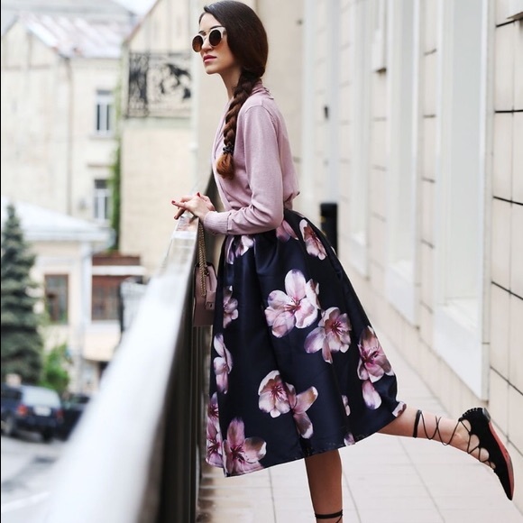 Chicwish Dresses & Skirts - • The Most Gorgeous Midi Skirt •